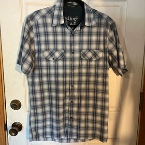 Short sleeved kuhl plaid men’s button down with Pearl snaps